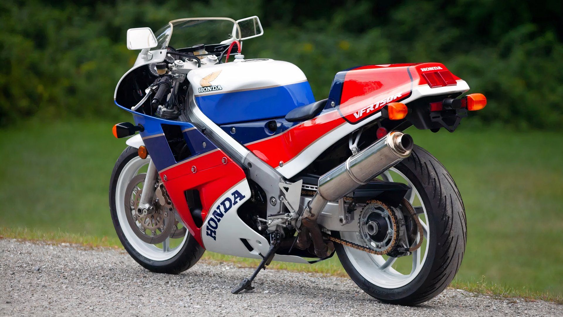 その他 G.O. Honda VFR750R RC30: The First WorldSBK Homologation Special