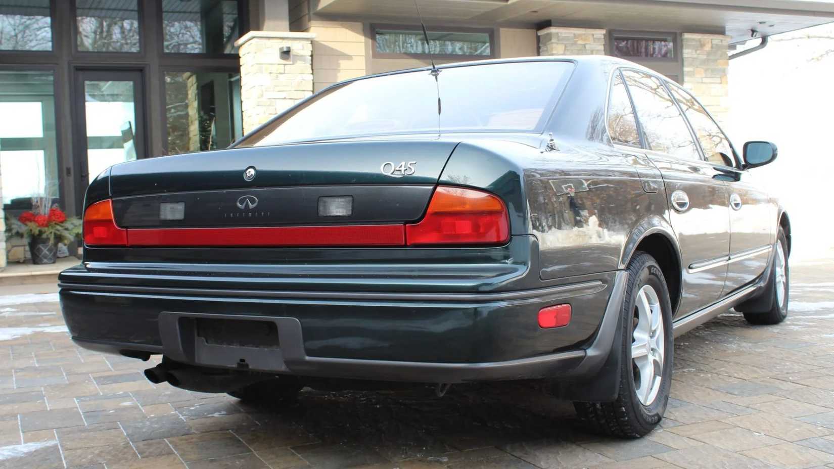 The Infiniti Sleeper That Could Outrun A Corvette in 1990