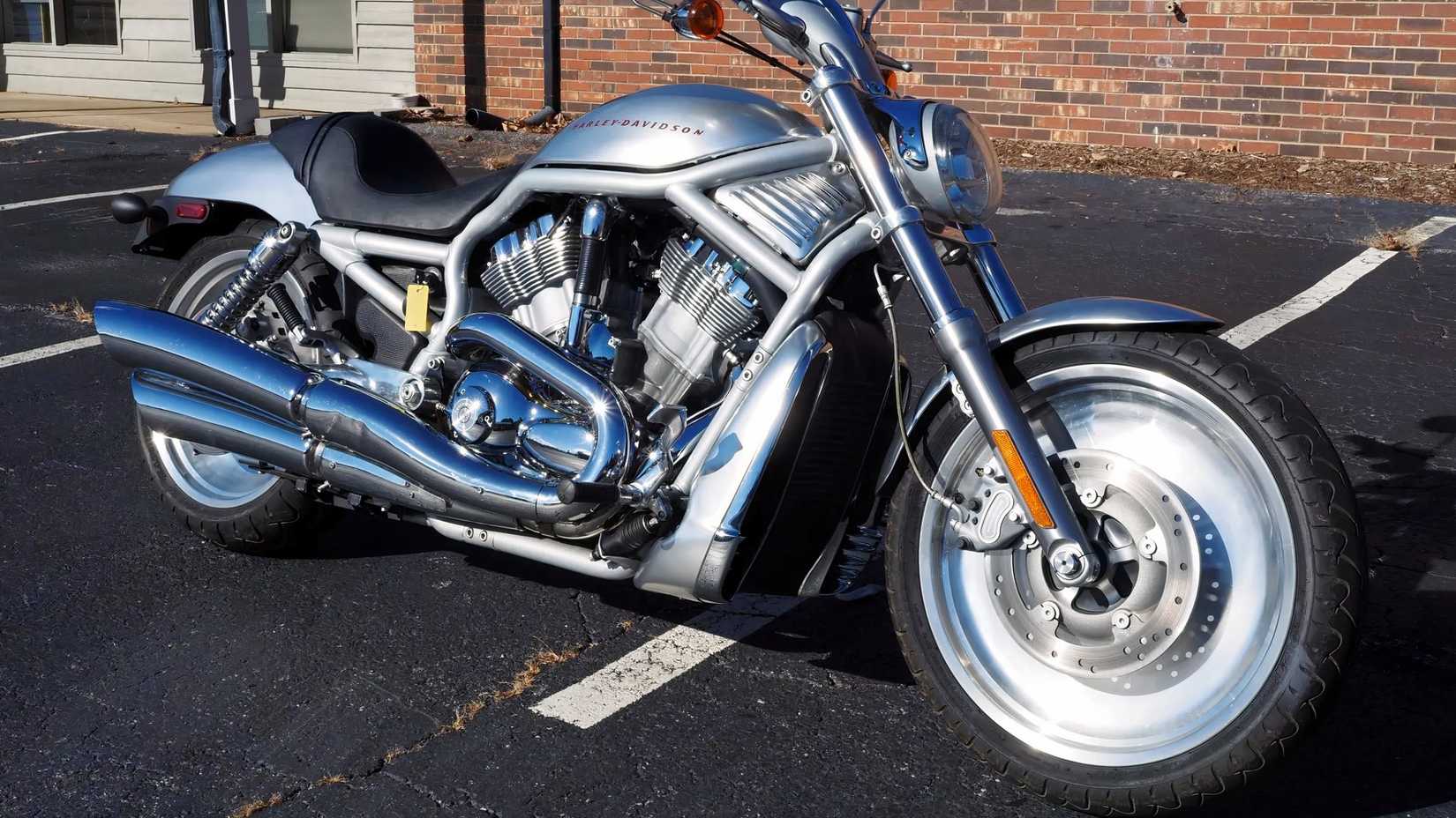 The Forgotten Harley-Davidson V-Rod That Could Outrun A Porsche 911