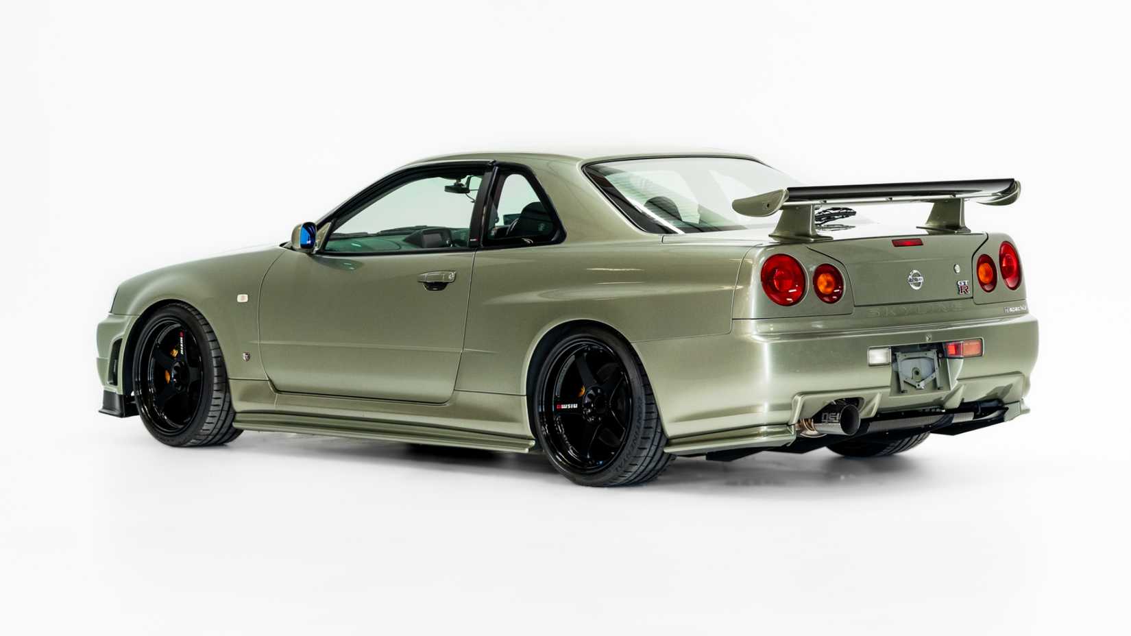 The R34 Skyline GT-R Had a Digital Telemetry Screen a Decade 