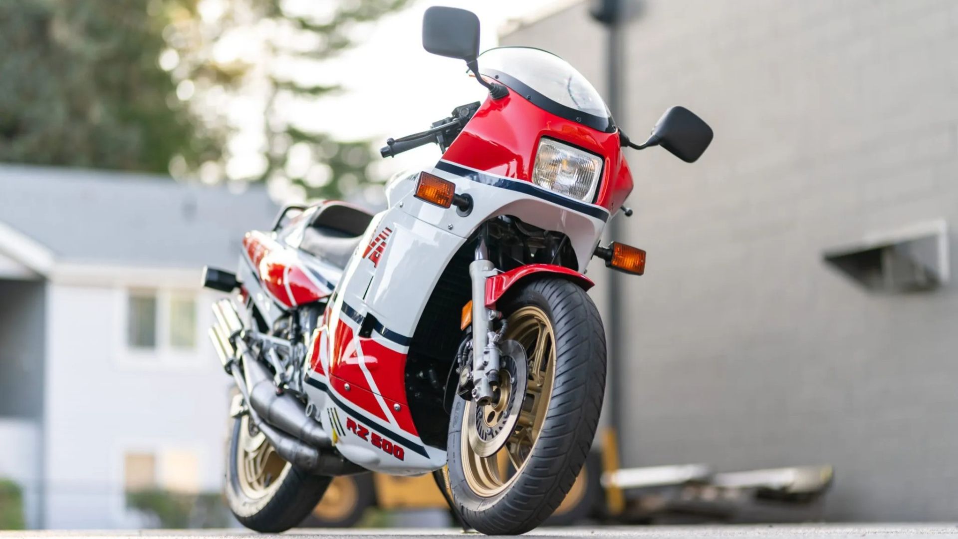 1984-1986 Yamaha RZ500: The GP-Derived Two-Stroke V4 America