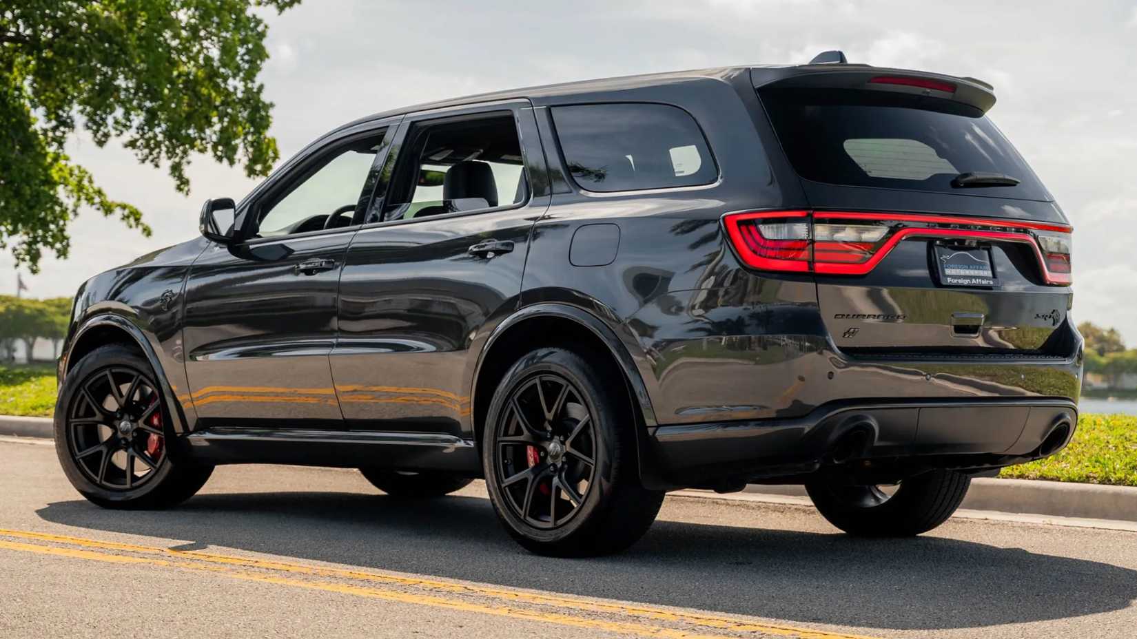 5 Three-Row SUVs With V8 Engines Still Available in 2024