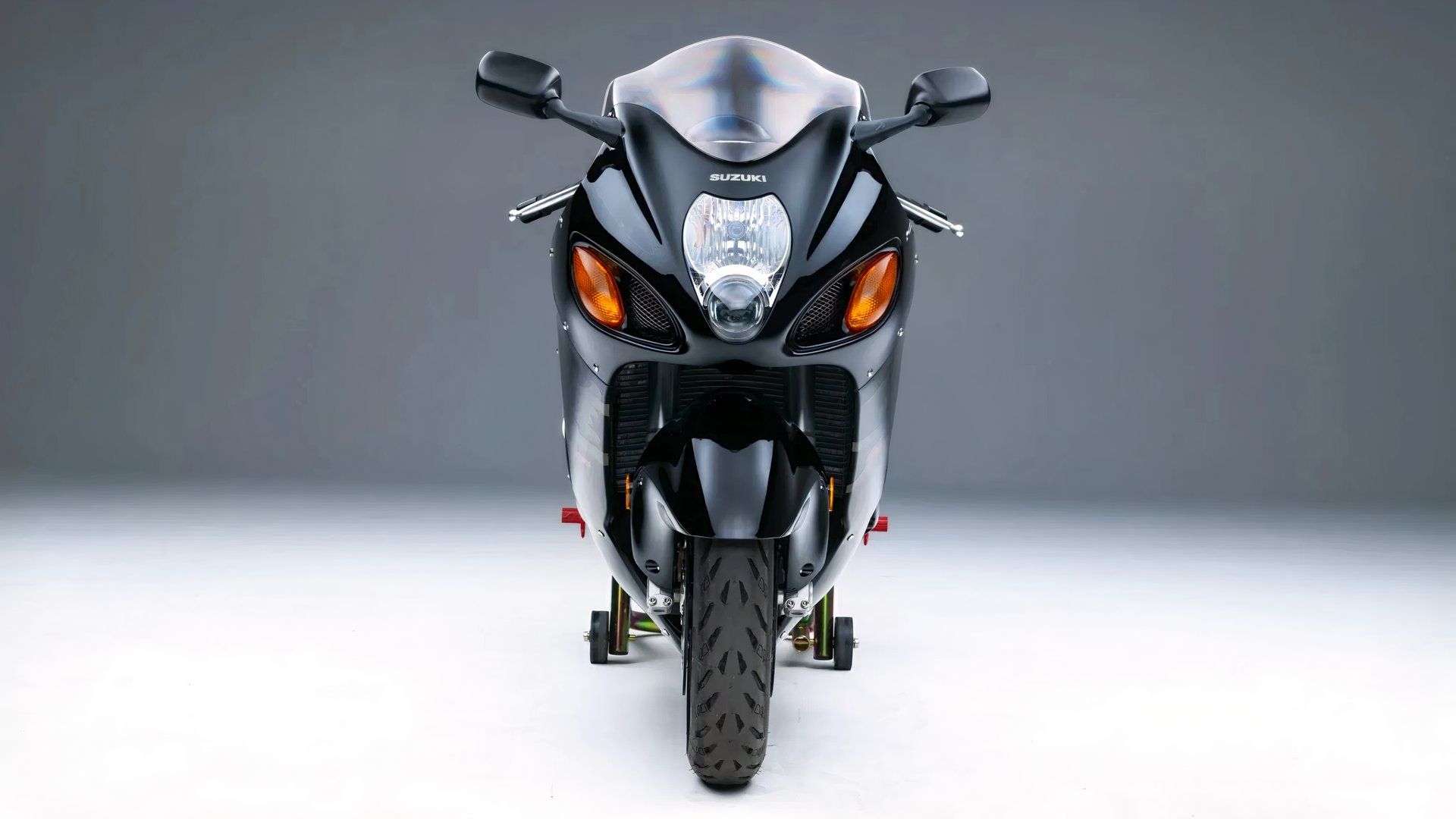 Suzuki Hayabusa: First Production Motorcycle to Break 186 MPH