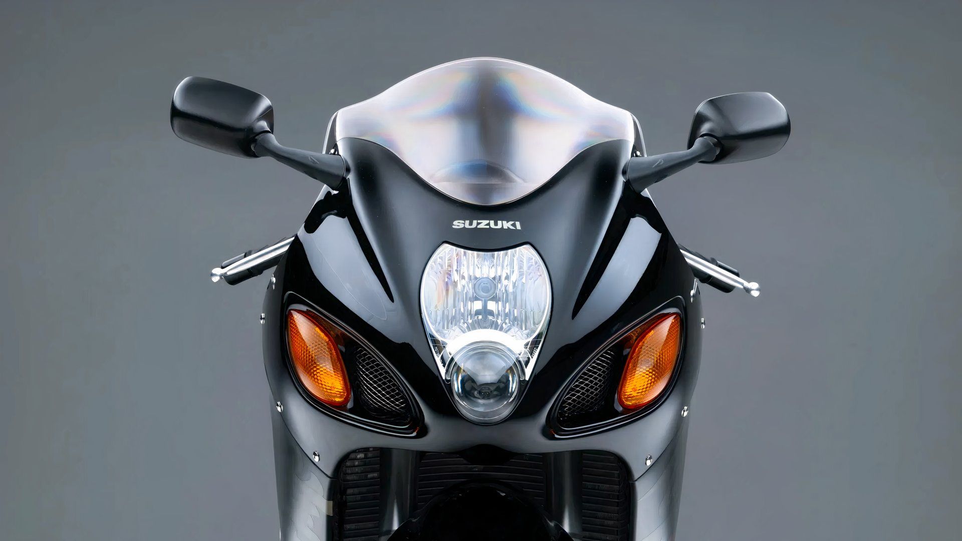 YUT。 Suzuki Hayabusa: First Production Motorcycle to Break 186 MPH