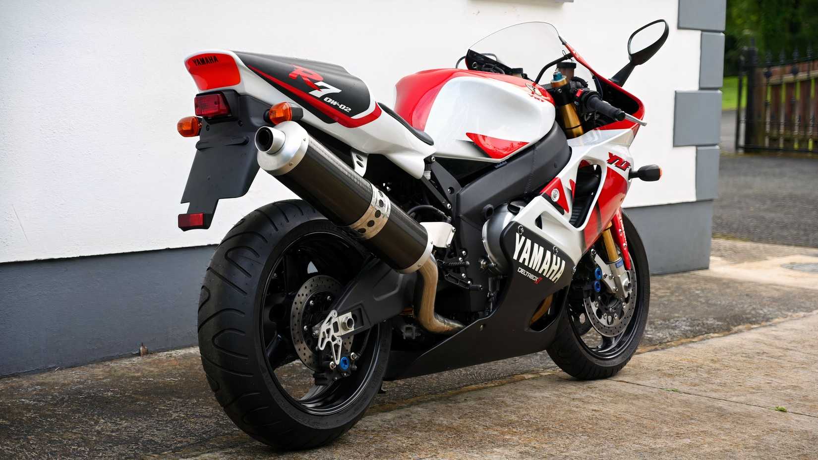 The Yamaha R7 Homologation Bike Collectors Quietly Hunt Now