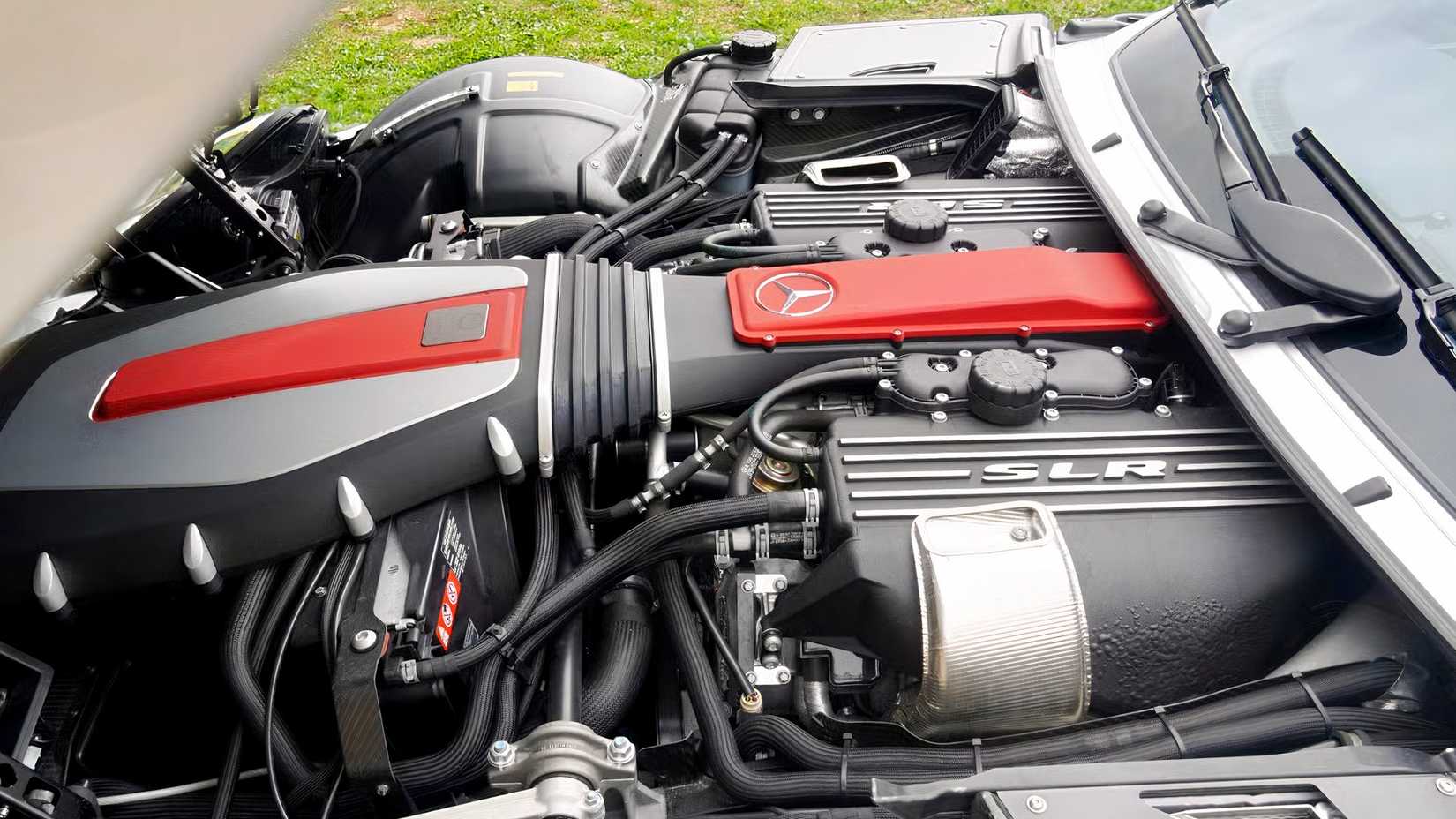 10 Supercharged V8 Engines Performance Fans Are Hoarding