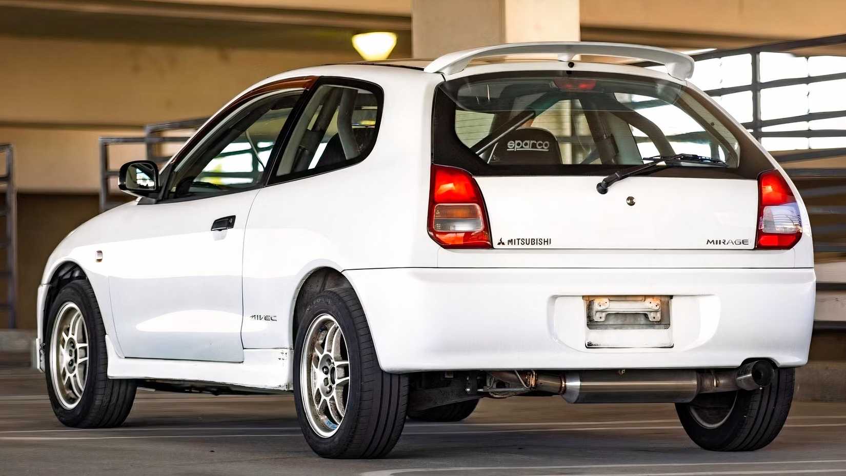 10 High-Revving Four-Cylinders That Shame Modern Turbo Engines