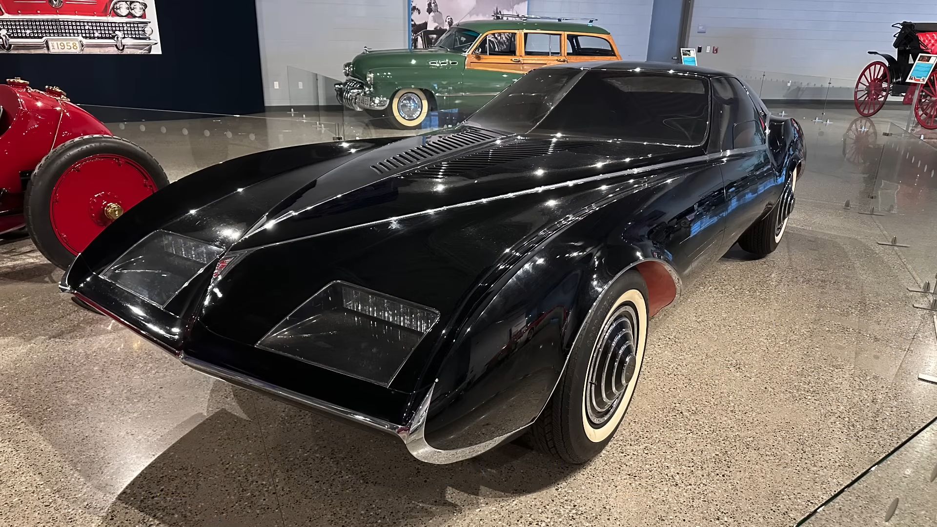1977-pontiac-phantom-front-1.