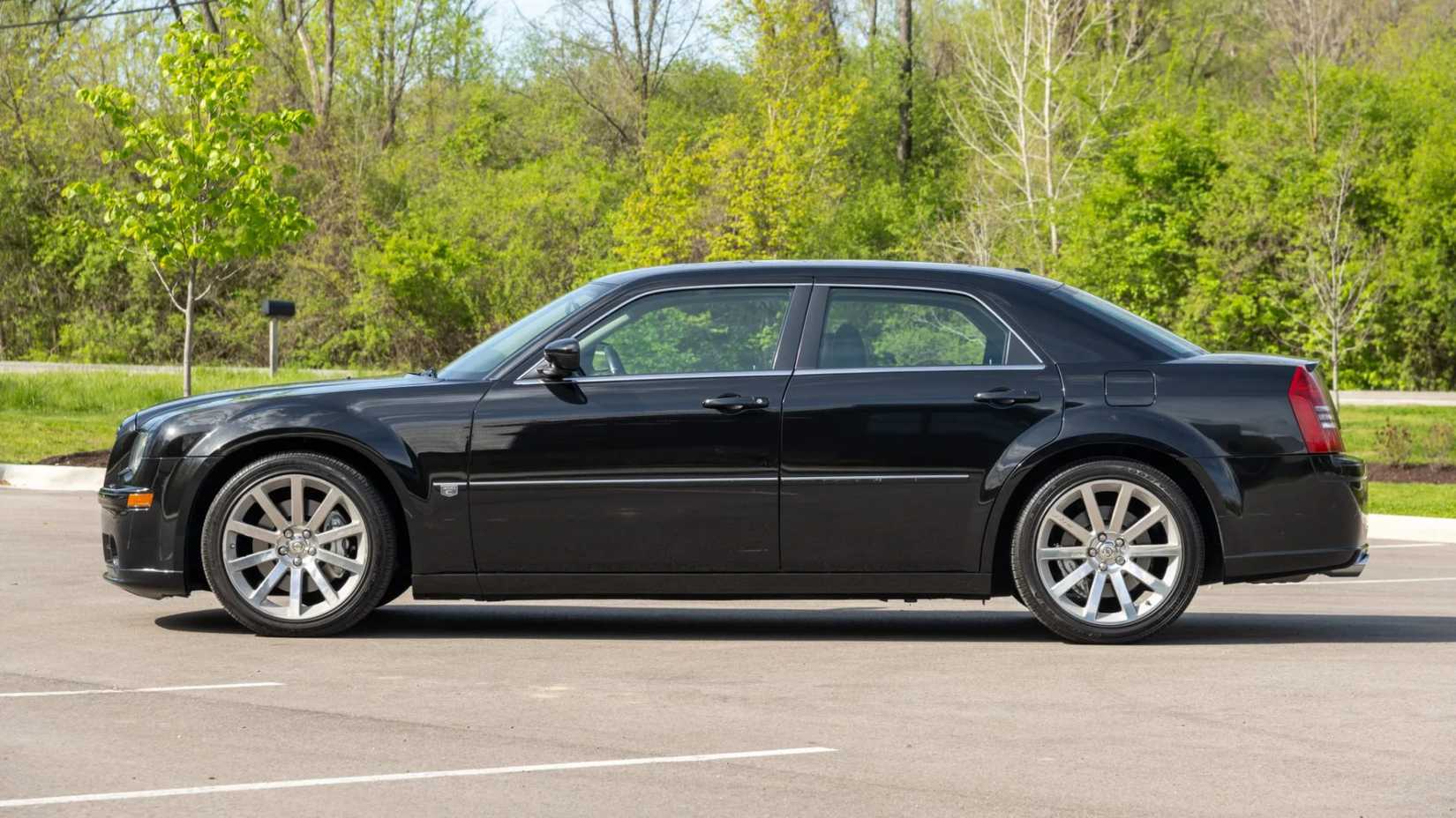 Chrysler 300C SRT8: The Overpowered Sedan Detroit Built Before Anyone ...