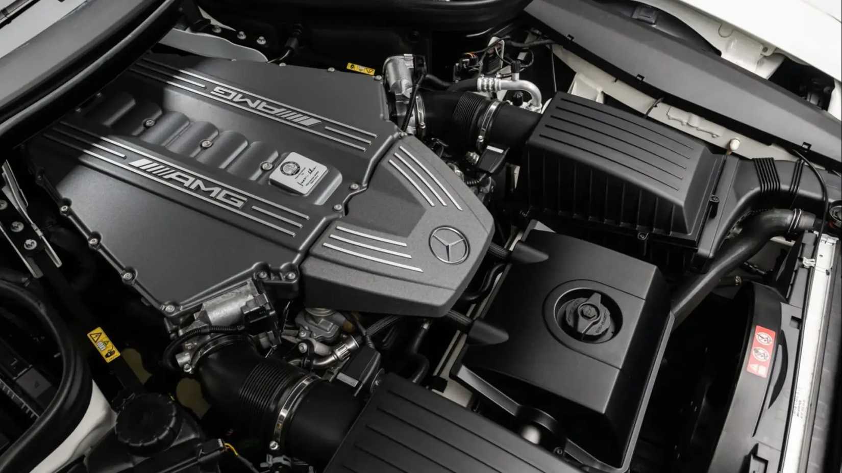 10 Mercedes V8 Engines Collectors Are Quietly Stockpiling