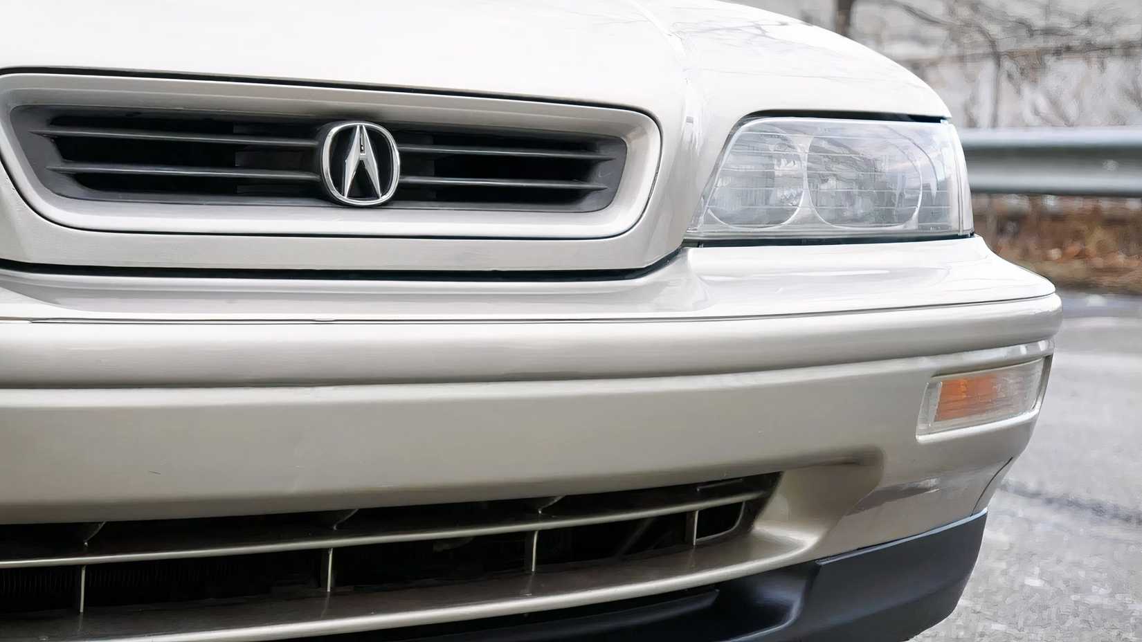 The 300-HP Acura That Delivered Ferrari-Style Engineering For Family ...