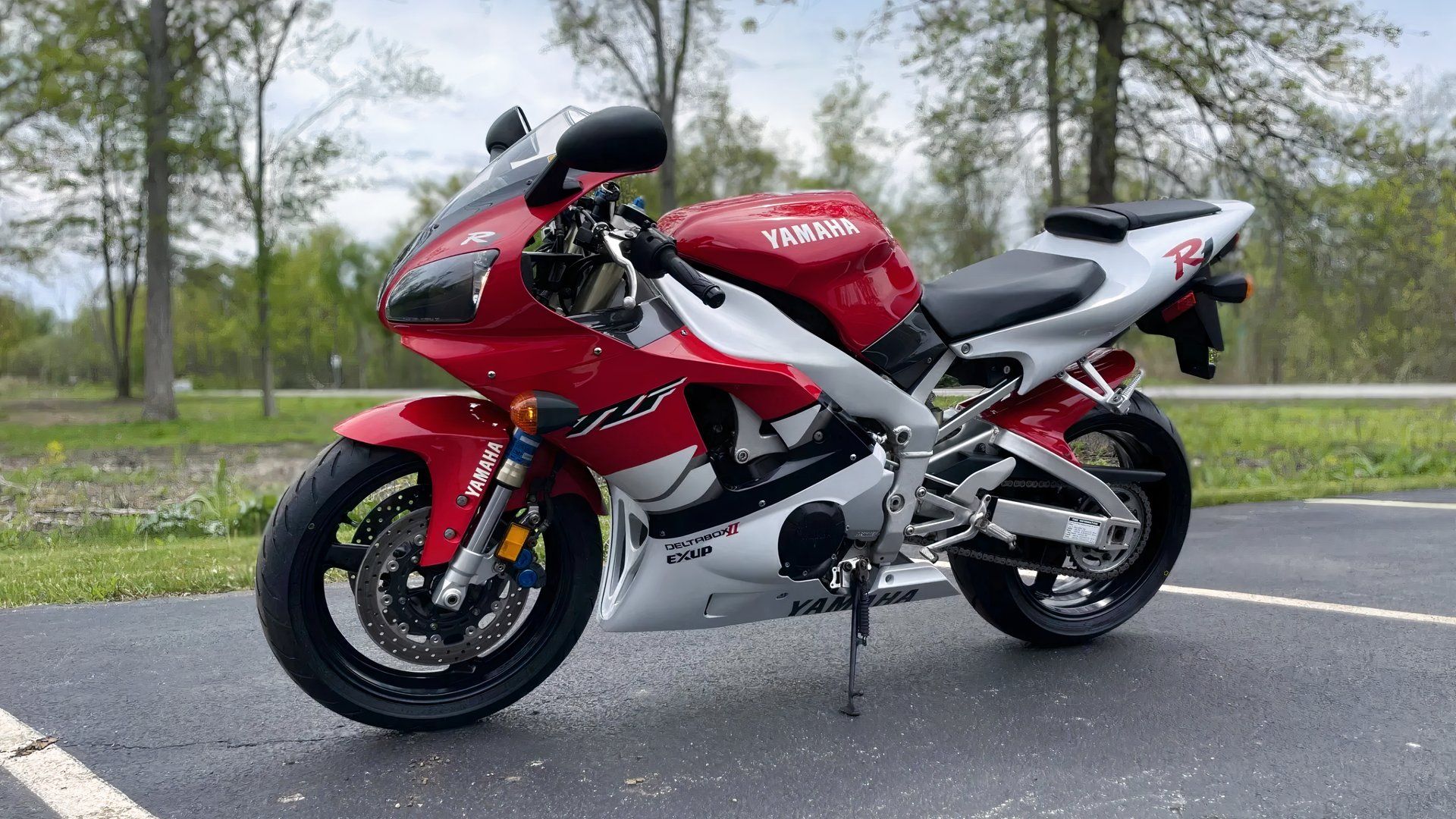 アスペリア The Analog Superbike That Still Feels Insane Today