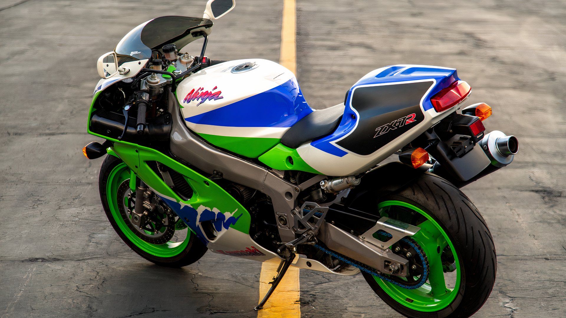 The Kawasaki Homologation Superbike That Beat Ducati And Lost The