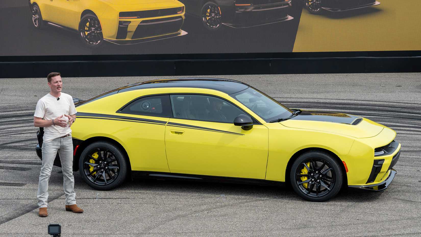 2027 Dodge Charger Super Bee Launch Edition-15