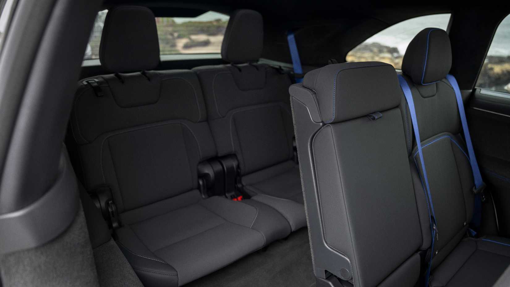 2027-lucid-gravity-gt-s-interior-seats