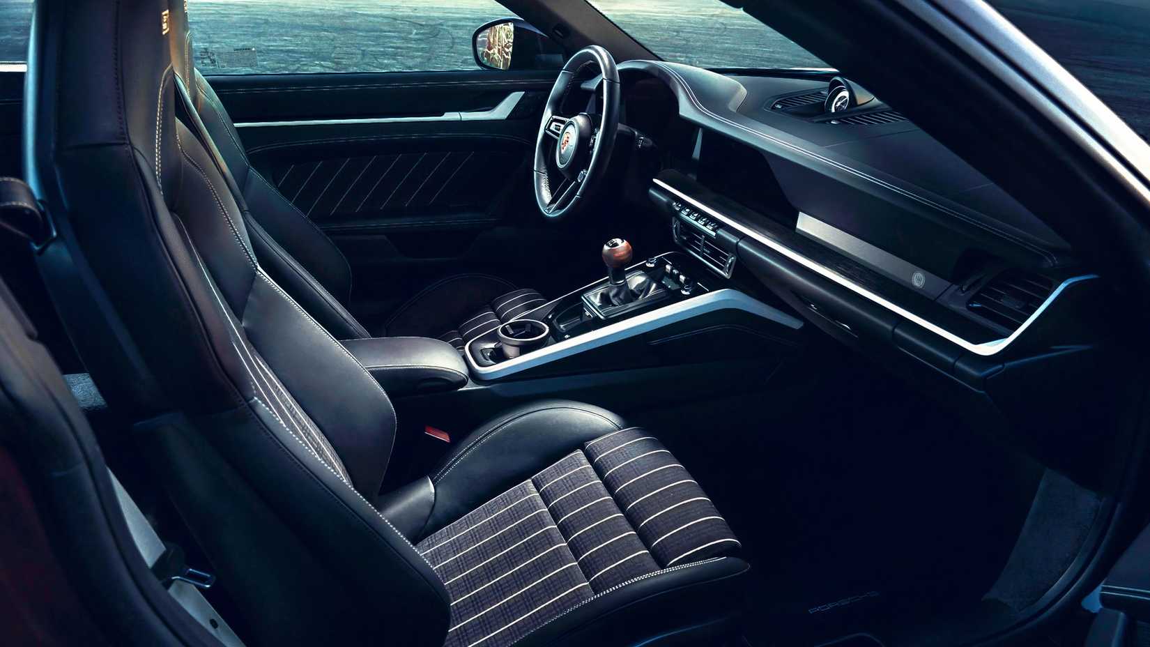 2027 Porsche 911 Carrera S - Press Photos - Interior cabin front seats