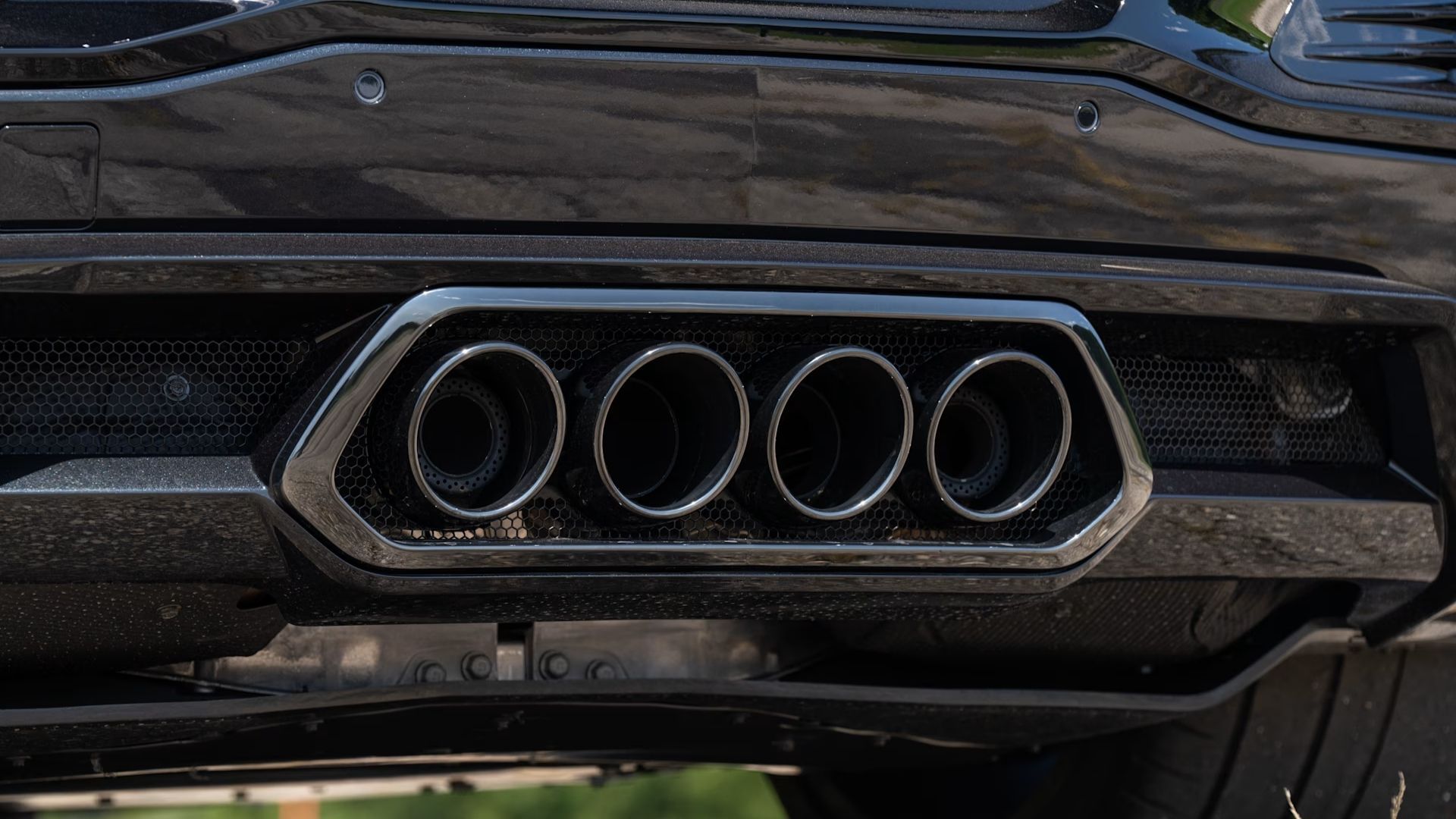 America's Most Powerful Production Car Uses A Dual Cam V8 And Hybrid AWD