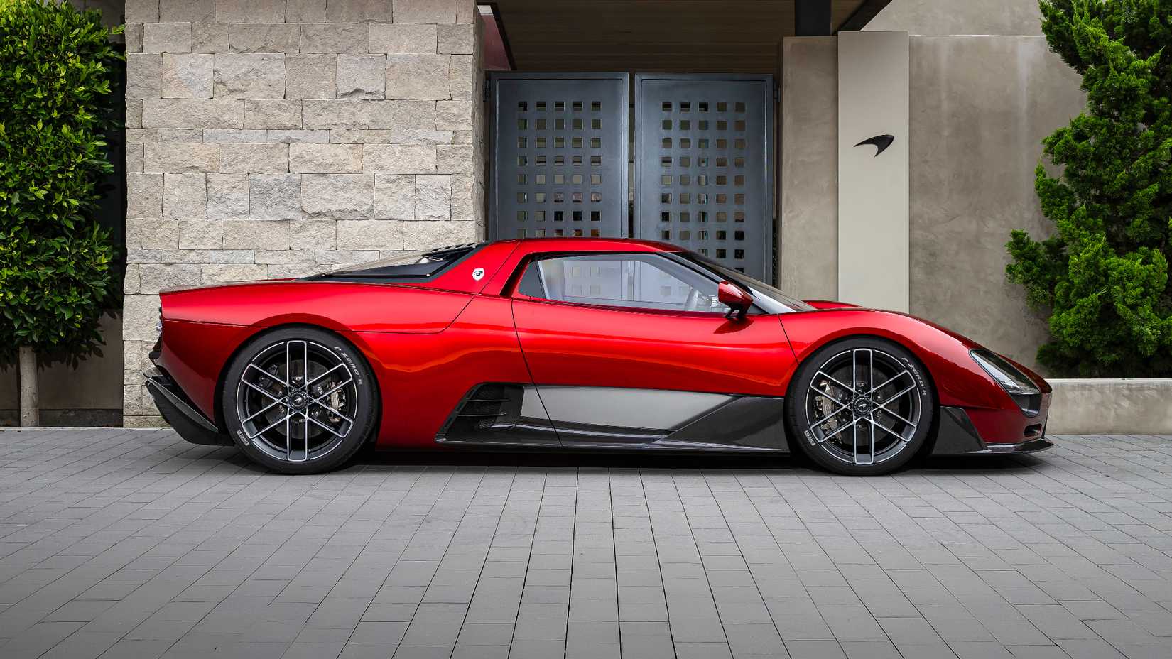 mclaren-mcl-6gt-side-view