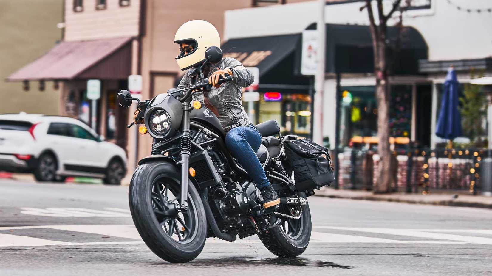 The Honda Cruiser That Kills The Clutch Lever And Undercuts Harley ...