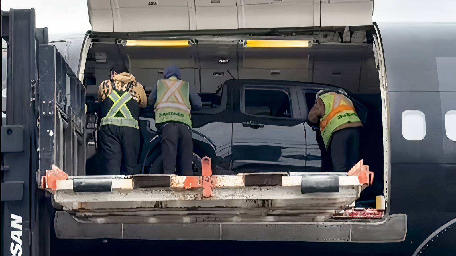 Why The Ford Maverick Is The Only Truck Small Enough To Smuggle Into A ...