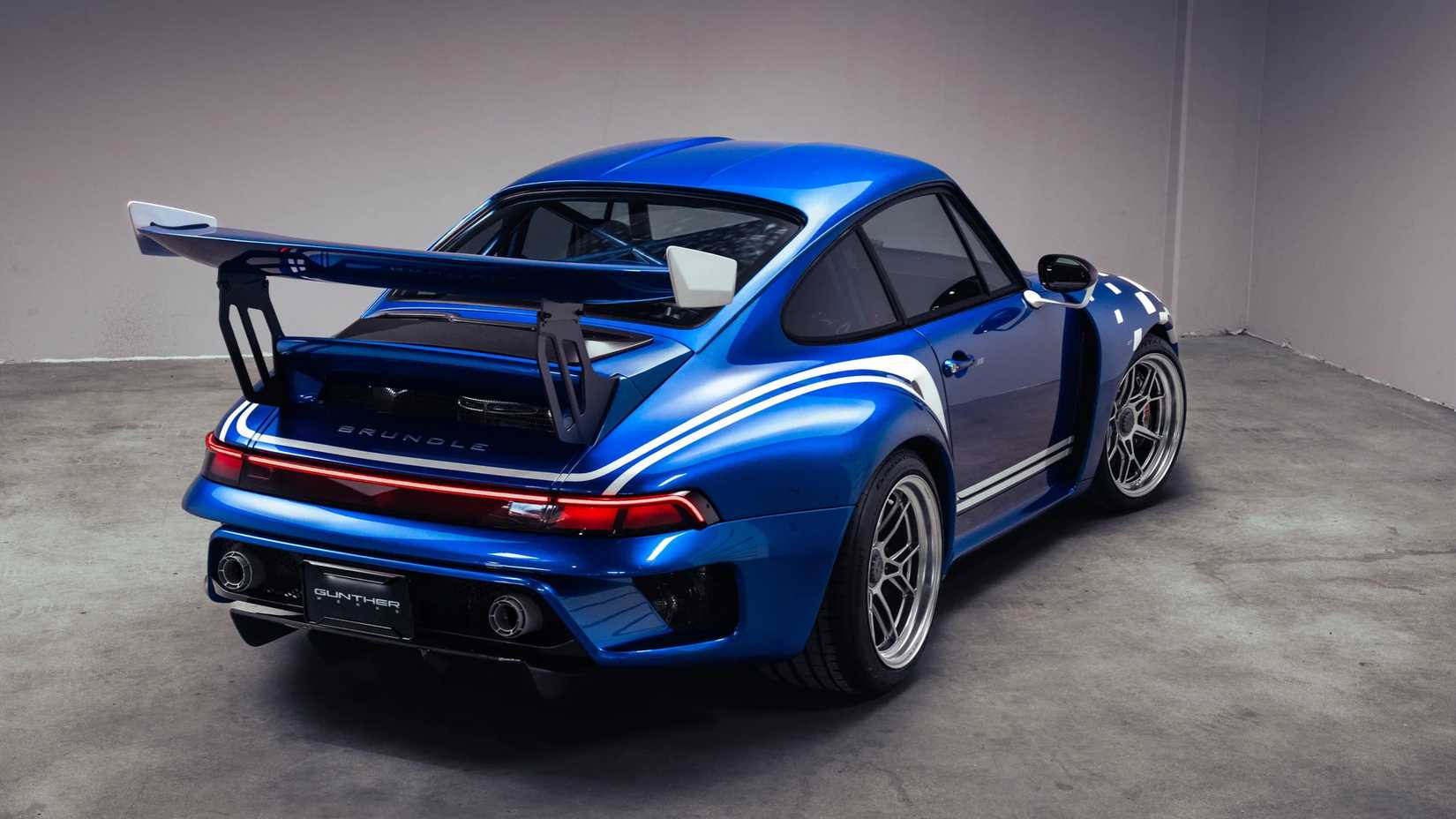 Poirsche Turbo Lettering Gunther Werks Brundle Edition: 860-HP 911 Tribute Build