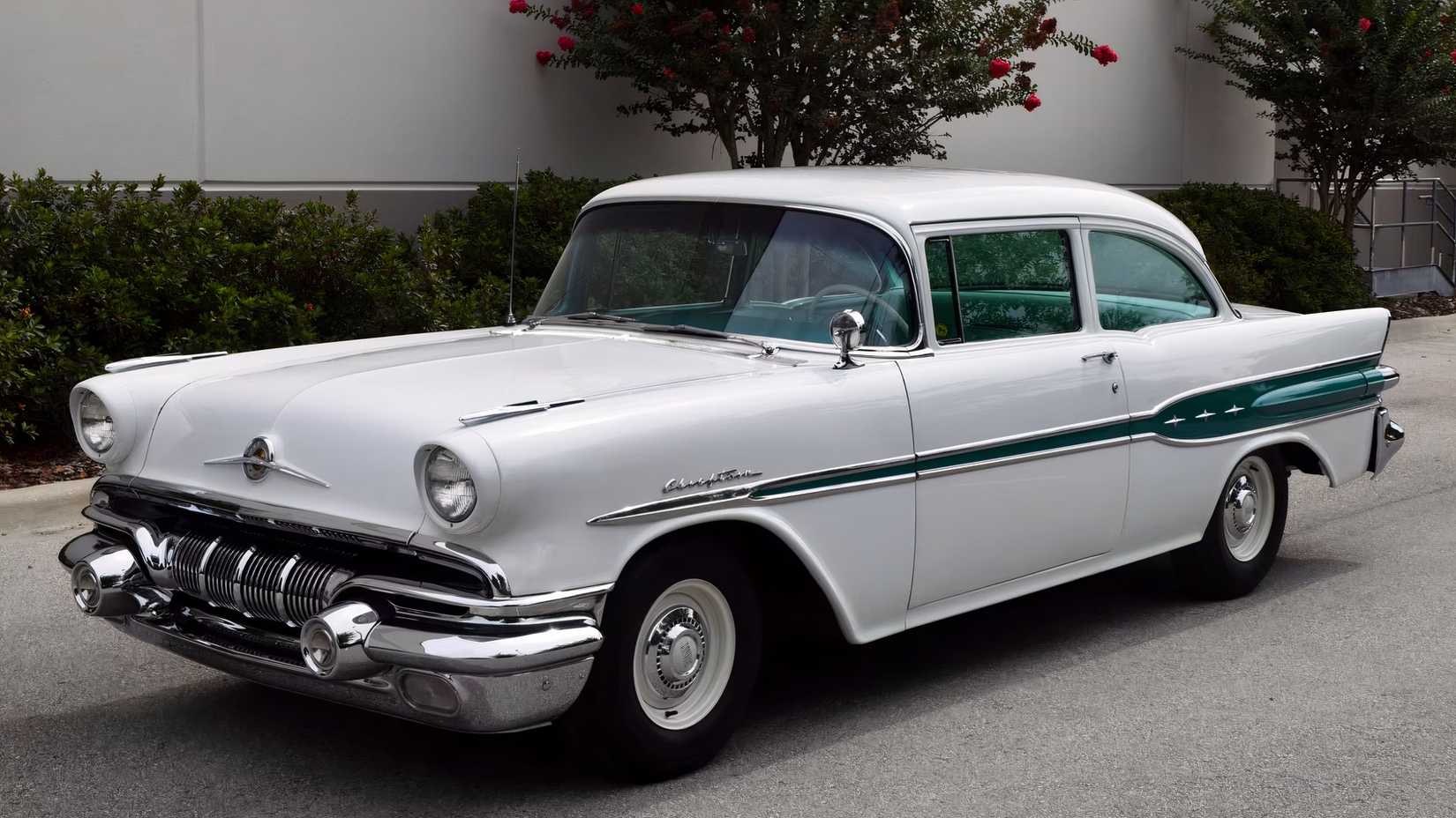 Pontiac's Three-Carb V8 Outclassed Costlier Fuel Injection Before The ...