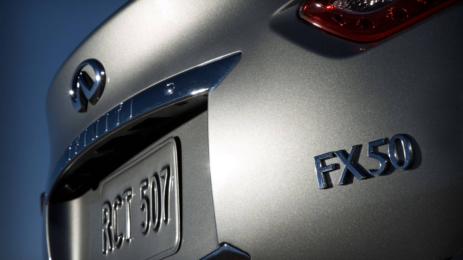 The Time Infiniti Built An SUV That Was Faster Than Its Own Sports Car