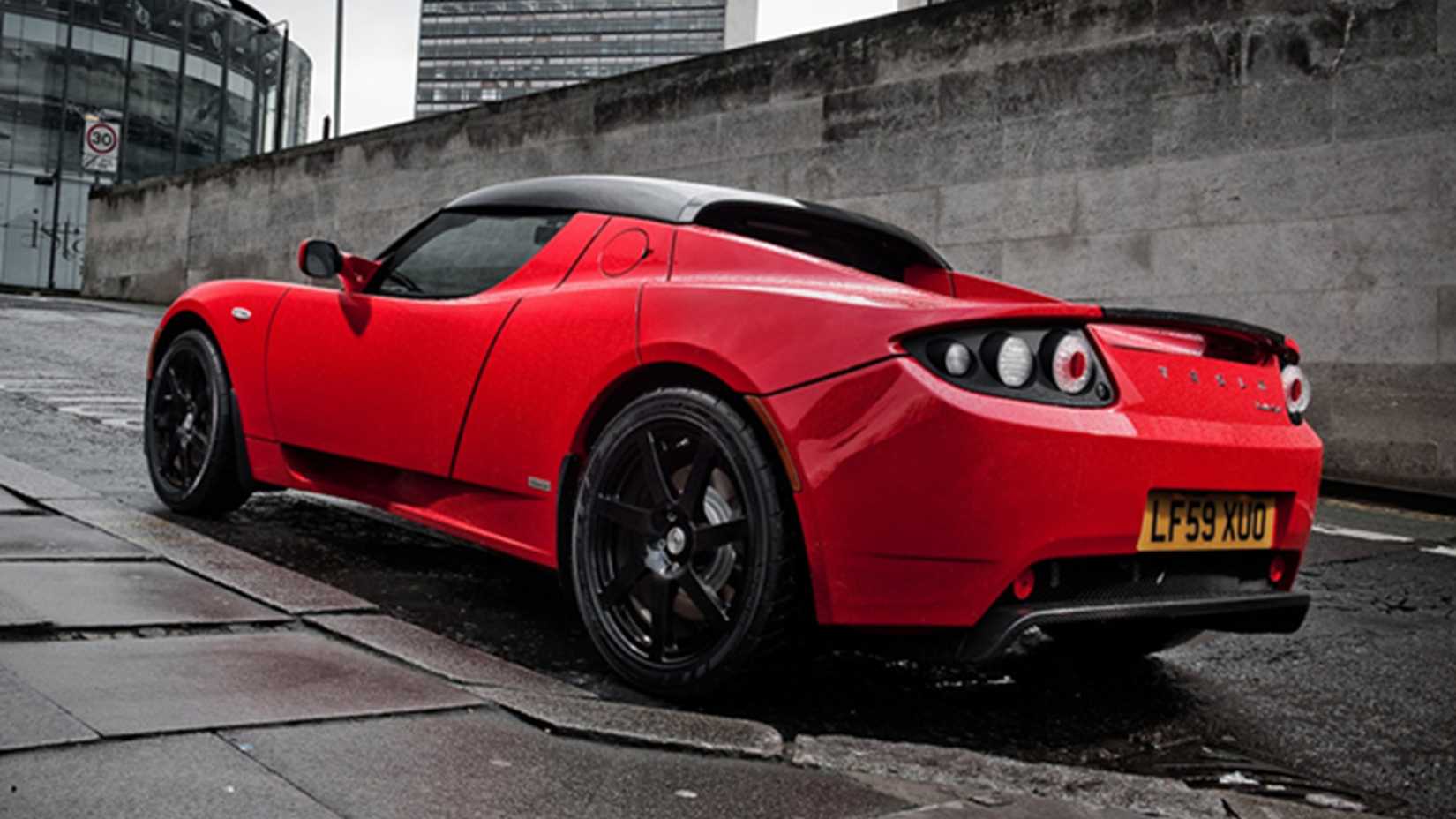 A New Tesla Patent Reveals A Deployable Rear Wing On A Two-Door Body ...