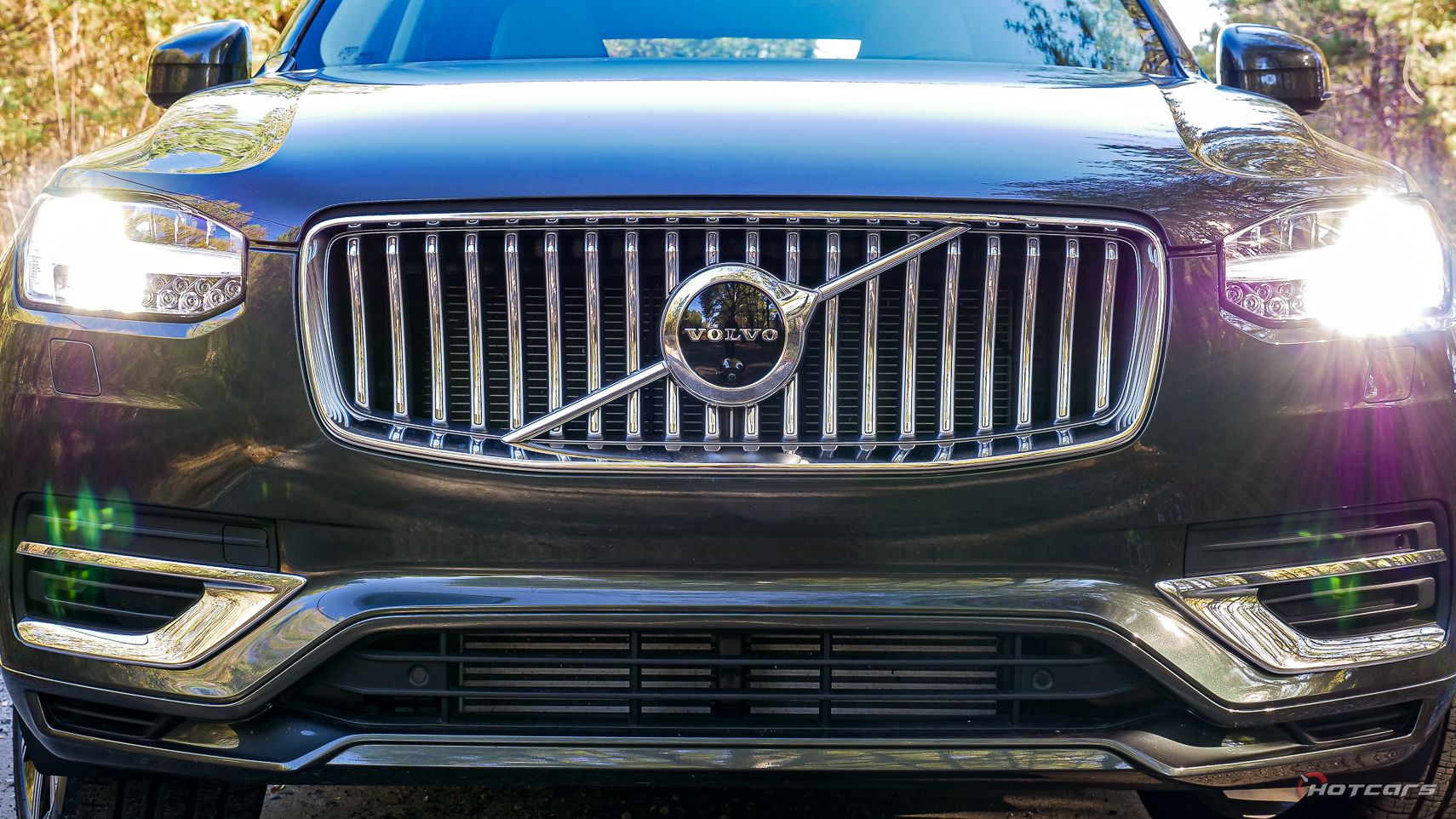 2022 Volvo XC90 Recharge Grille Details