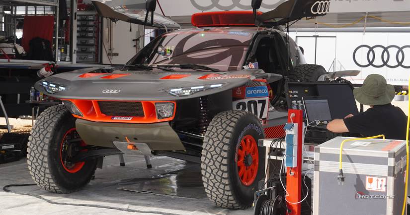 Up Close And Personal At Dakar With Audi's E2 Hybrid Rally Racer