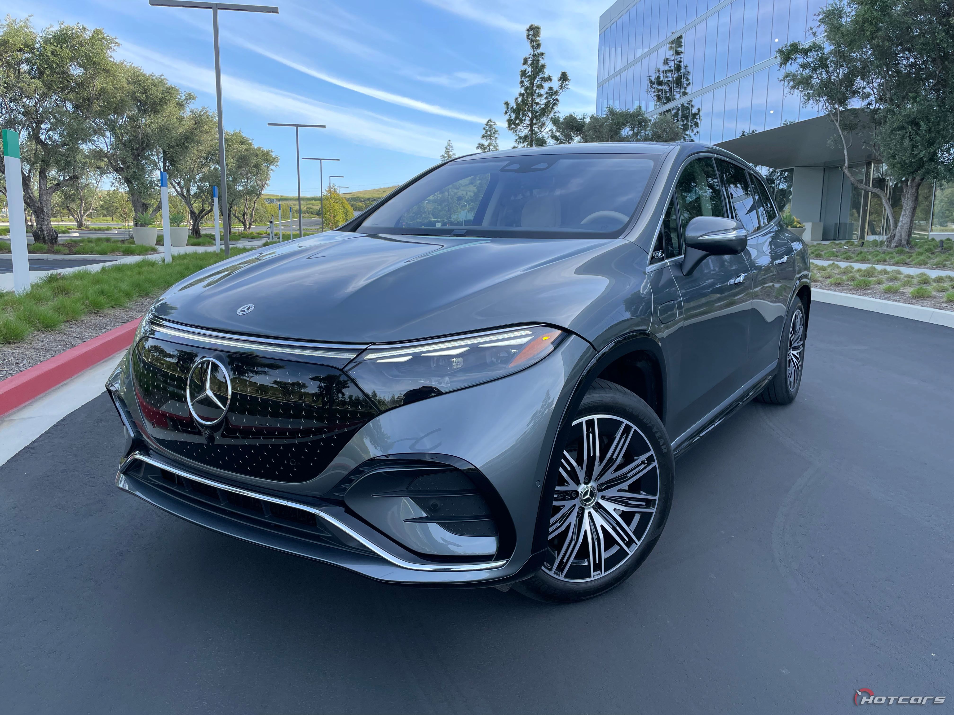 Mercedes-Benz EQS450 4Matic 2023 спереди