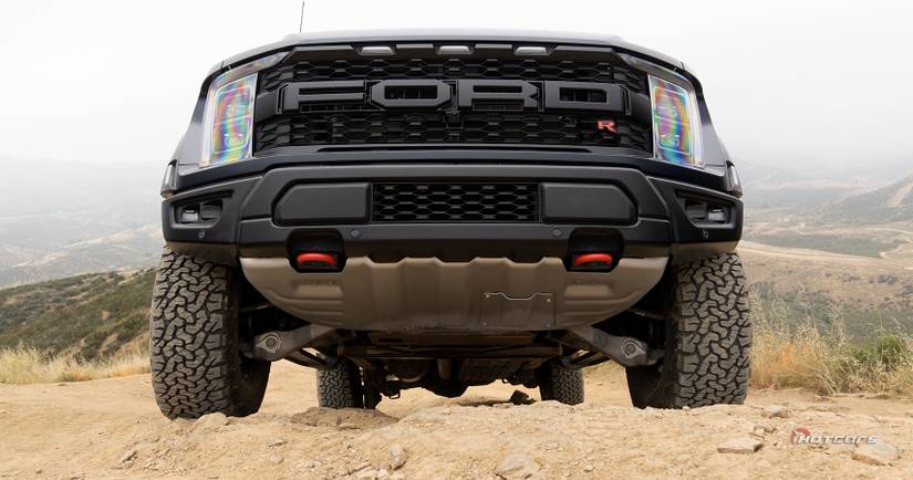 See The Ford F-150 Raptor R Crush A Ford Shelby Mustang GT500 In This ...
