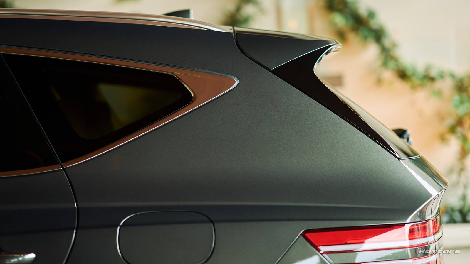 The Luxury SUV That Makes Range Rover Ownership Look Like A Bad Idea